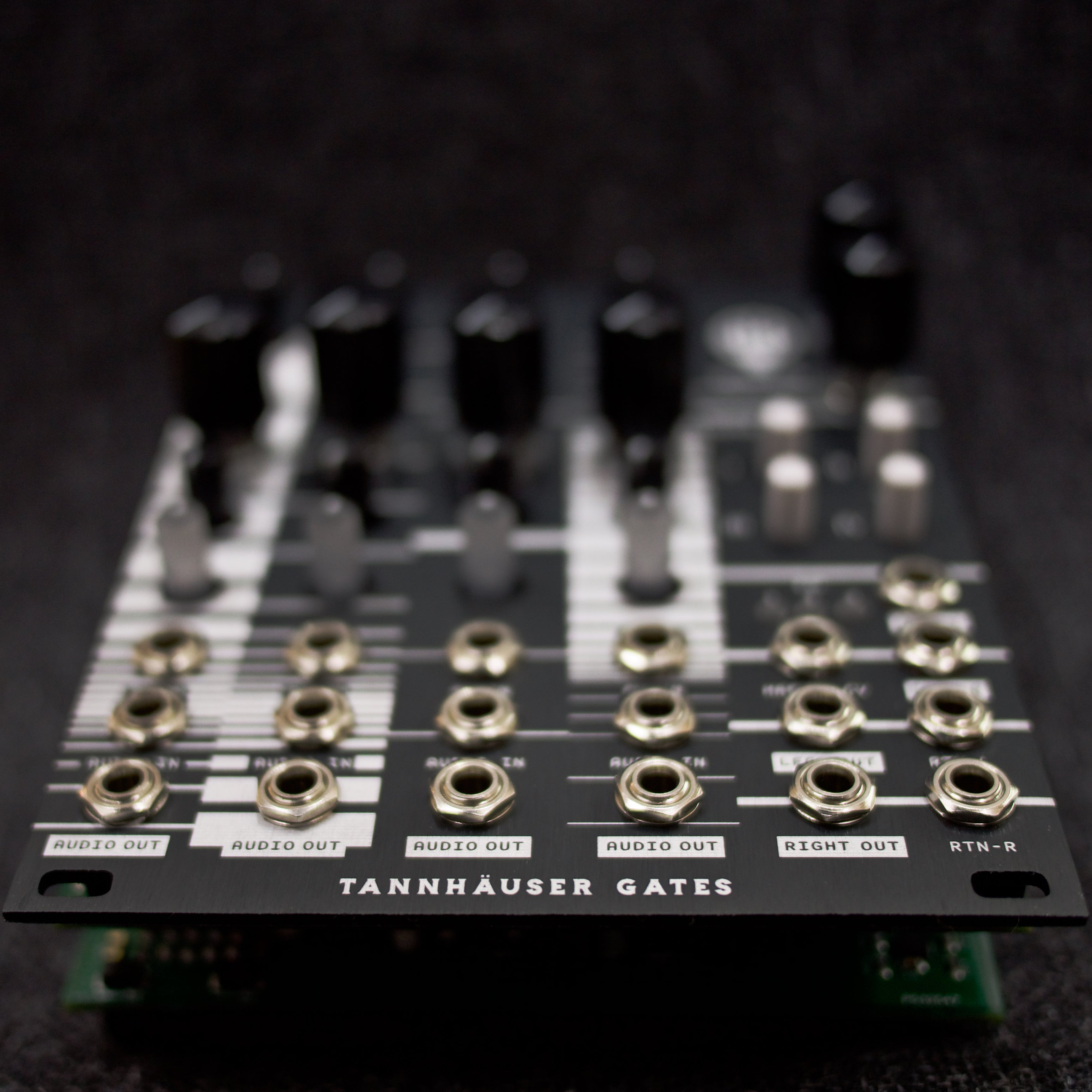 Eurorack Mixer Module with Quad VCAs and Stereo Summing – Tannhäuser G ...
